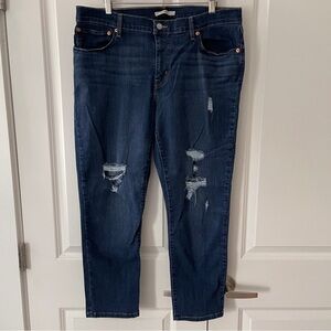 Levi’s Boyfriend Distressed Capris